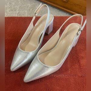 Silver metallic pumps